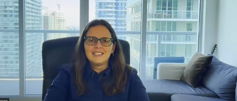 “Viva Sempre com Dinheiro: Como Nádia C. B. Vieira Pace Ensina a Transformar Sua Vida Financeira em Apenas 8 Capítulos”