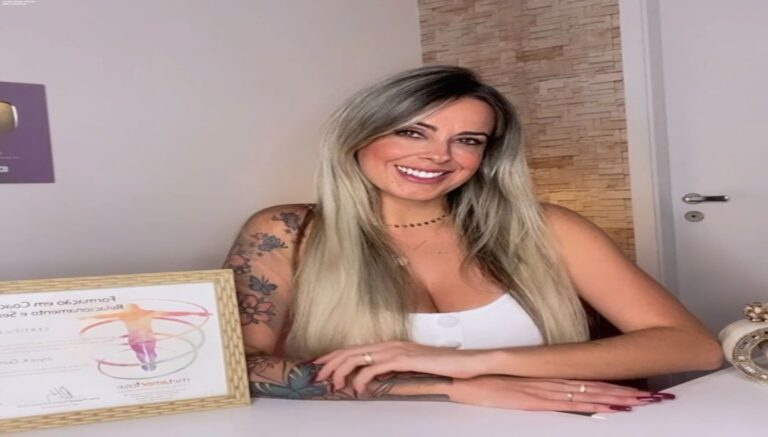 Imagem do curso Joyce Gumiero Massagem Tântrica mostrando homem aplicando técnica de massagem tântrica em mulher