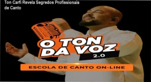 Ton Carfi ensinando técnicas vocais profissionais em estúdio