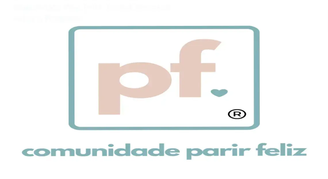 Mulher gestante sorridente representando a segurança de uma gestação bem informada