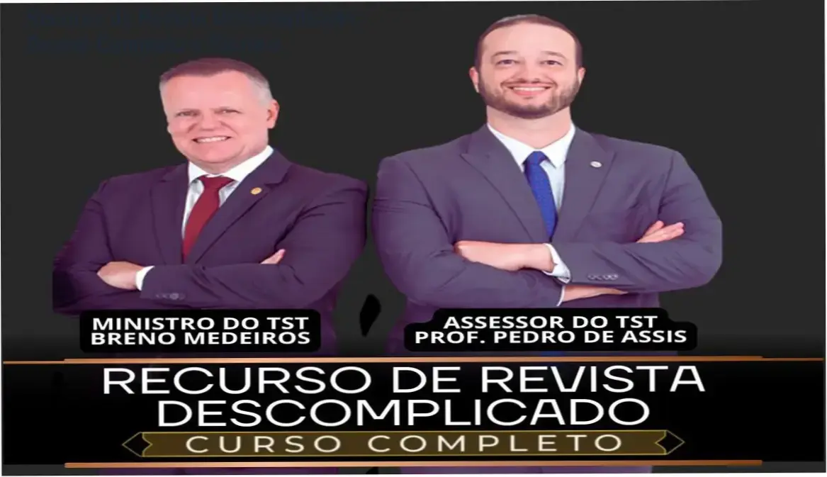 Advogado analisando processos para interposição de Recurso de Revista no TST