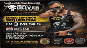 Estudante utilizando computador para cursar o Sequencial Superior do Instituto Óliver focado em carreiras policiais