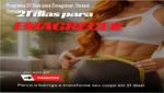Mulher praticando exercícios físicos em casa seguindo o método do Programa 21 Dias para Emagrecer